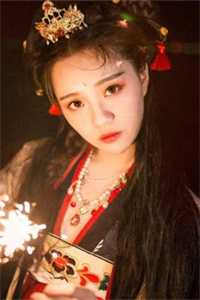 四年后重逢，被冷情前任掐腰热吻后续+全文