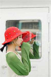 未婚夫和女兄弟在酒吧领证，我摇骰子让他们倾家荡产全文免费