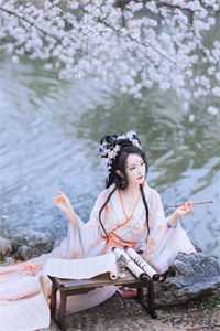 带女儿开学报道，老师却说妻子的配偶不是我小说