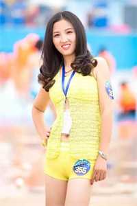 看到老婆给销冠的年终奖后，我把她当做奖品抽了小秦销冠全局