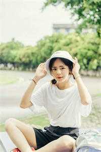 我与皇叔恩爱着呢，太子你装什么情深热门