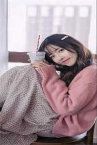 四年后重逢，被冷情前任掐腰热吻全章阅读