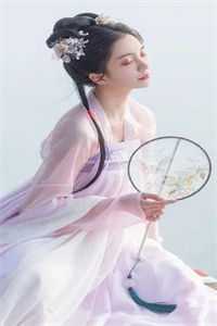 人间万数草为萤爆火全网