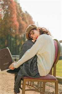 妻子要跟男模订婚，我送她破产大礼包短篇小说阅读