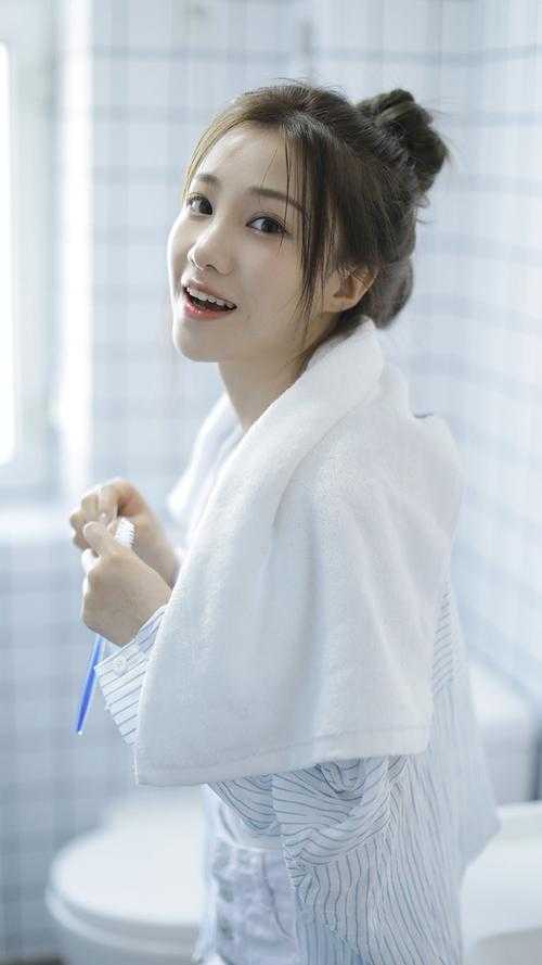 港风蚀尽半生情热门推荐