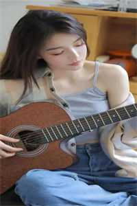 我与皇叔恩爱着呢，太子你装什么情深异常火爆