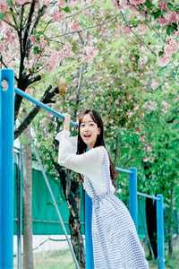 四年后重逢，被冷情前任掐腰热吻精选