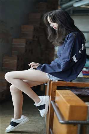 山月照我鬓边霜热门