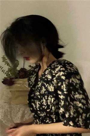 我与皇叔恩爱着呢，太子你装什么情深完整