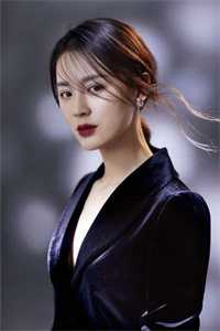 瑶池葬仙骨，风雨浸悲欢完整