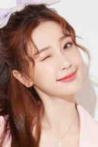 妻子要跟男模订婚，我送她破产大礼包精彩