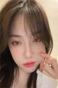 细雨洇湿青衫完整