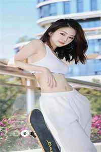 春风如过客，秋水揽星河抖音