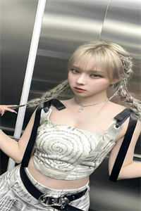 浮生未歇，半世寄清愁精彩