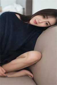 女总裁将五百万奖金颁给实习生后，我直接让公司破产全本