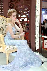 改嫁王府当富婆，夺他江山又如何连载