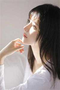 池上春归，棠枝栖倦客全新